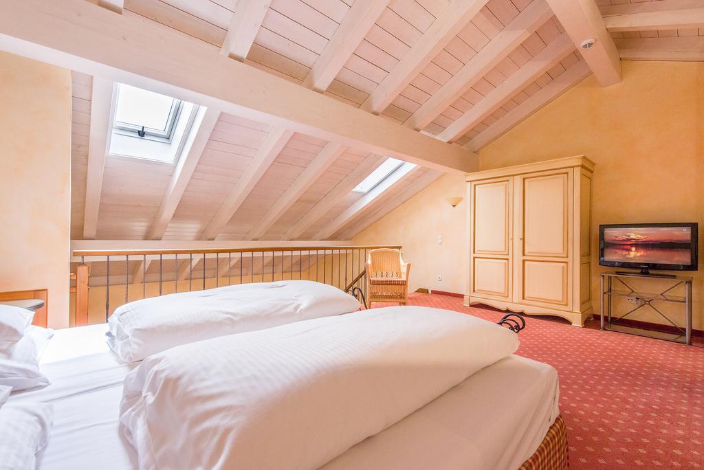 Hotel Und Landgasthof Altwirt Grosshartpenning Exterior photo