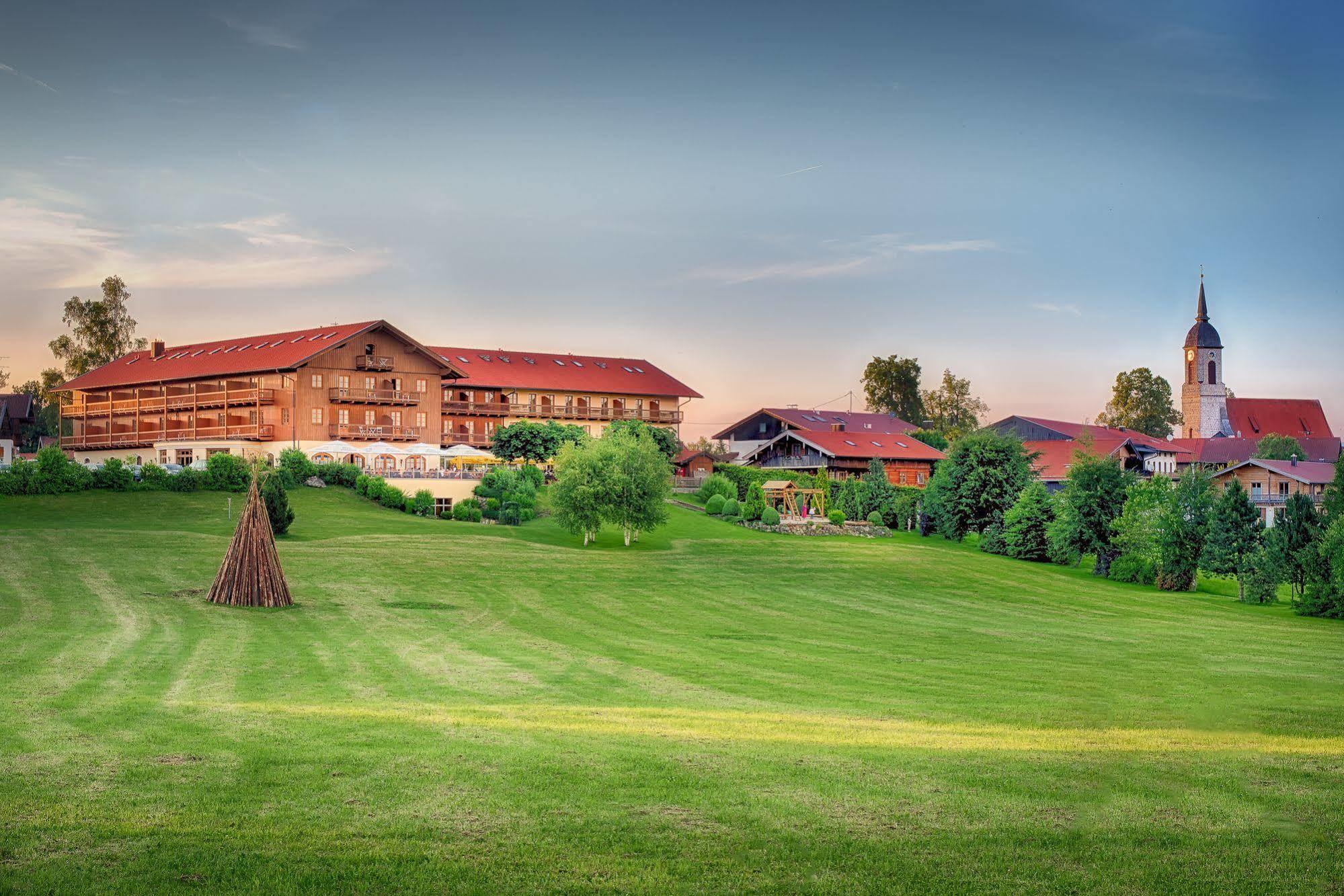 Hotel Und Landgasthof Altwirt Grosshartpenning Exterior photo